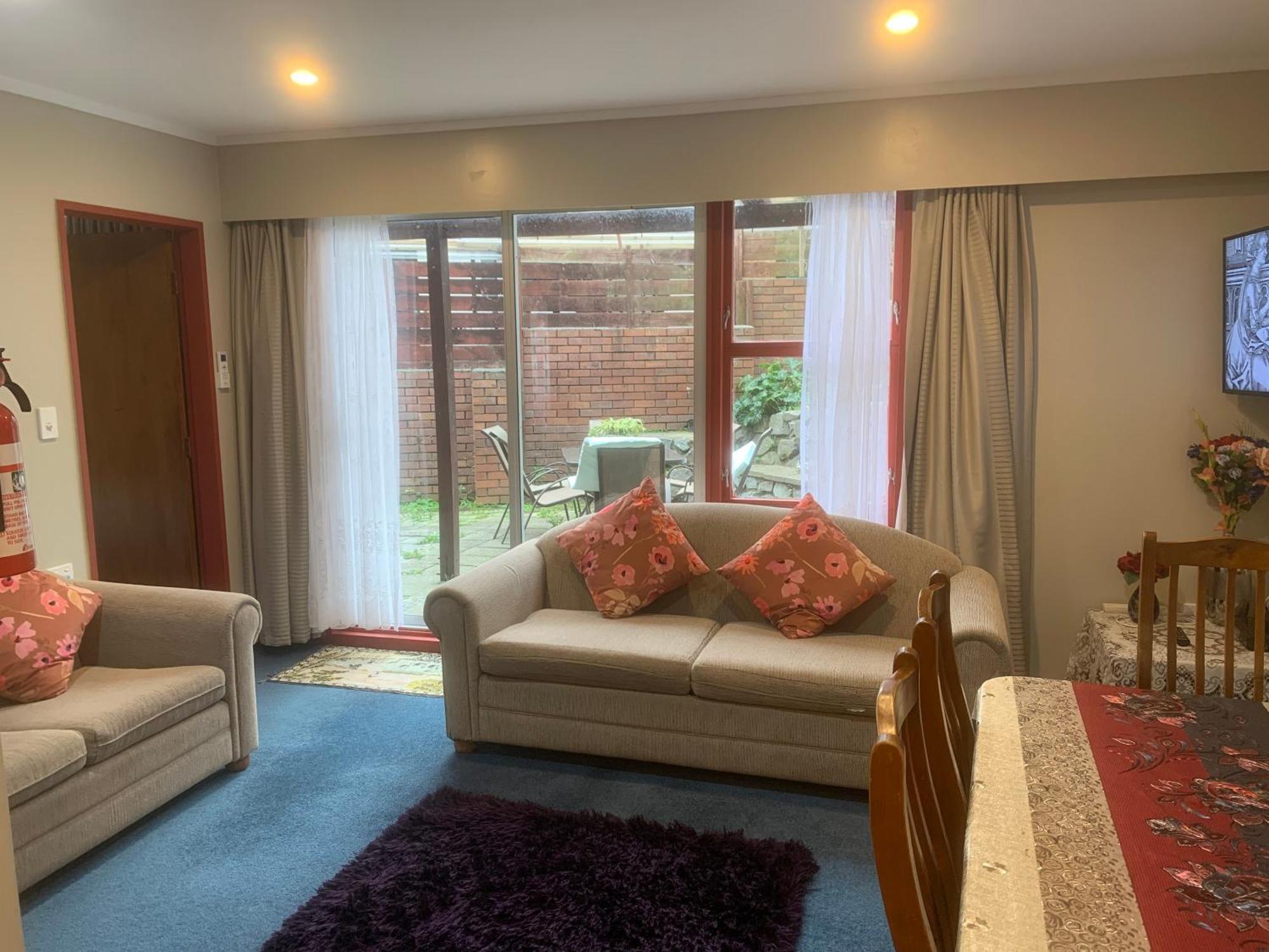 Sunny Holiday Home Wellington Buitenkant foto