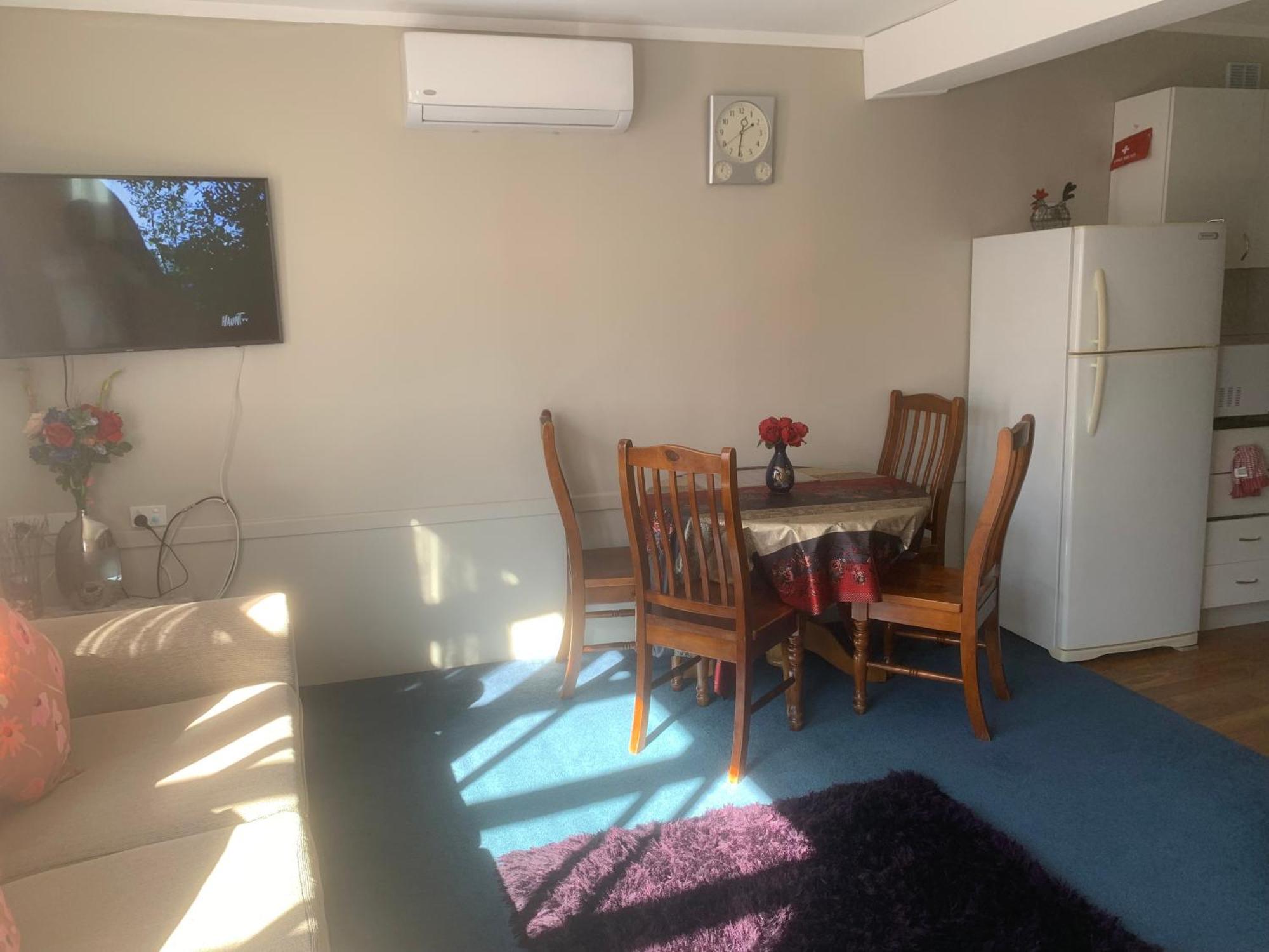 Sunny Holiday Home Wellington Buitenkant foto